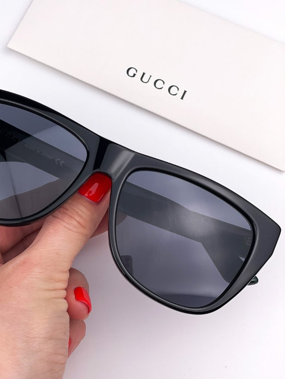 GUCCI GG0926S 001 BLACK GREEN GREY SQUARE SUNGLASSES